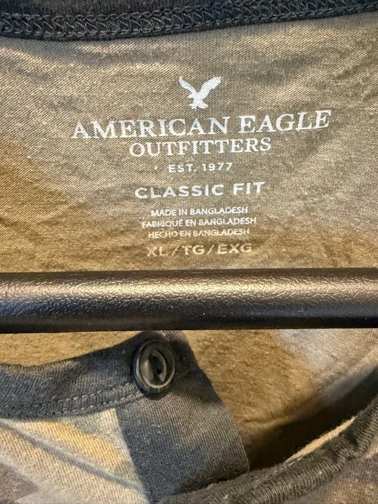 American Eagle Outfitters Men’s Camo Henley Raglan Shirt - Green/Charcoal - Picture 3 of 6